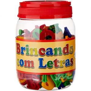 Brincando com letras com 173 peças