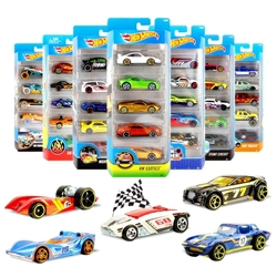 Hot Wheels com 5 carrinhos diversos